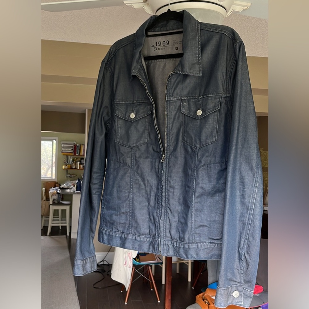 Vintage Gap 1969 Dark Rinse zipper denim jacket. Men’s large